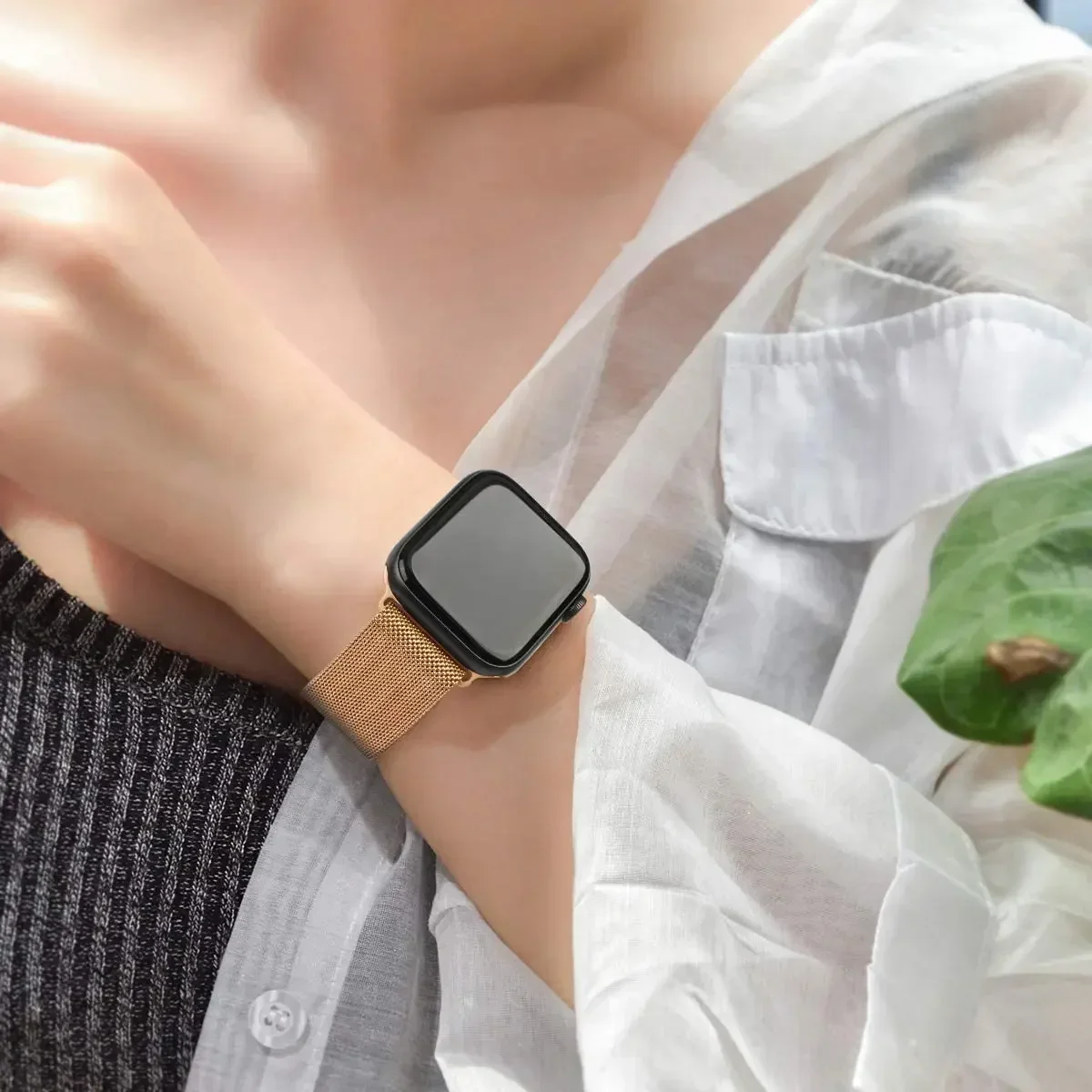 Magnetic Loop Strap For Apple  - Milanese Loop Magnetic review and price